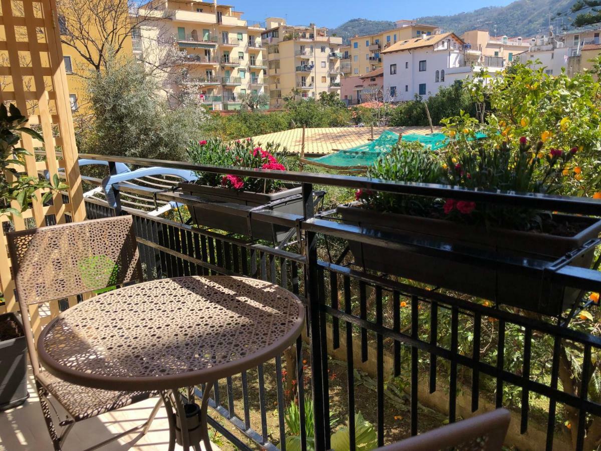 Appartamento Le Zagare Sorrento Exterior foto